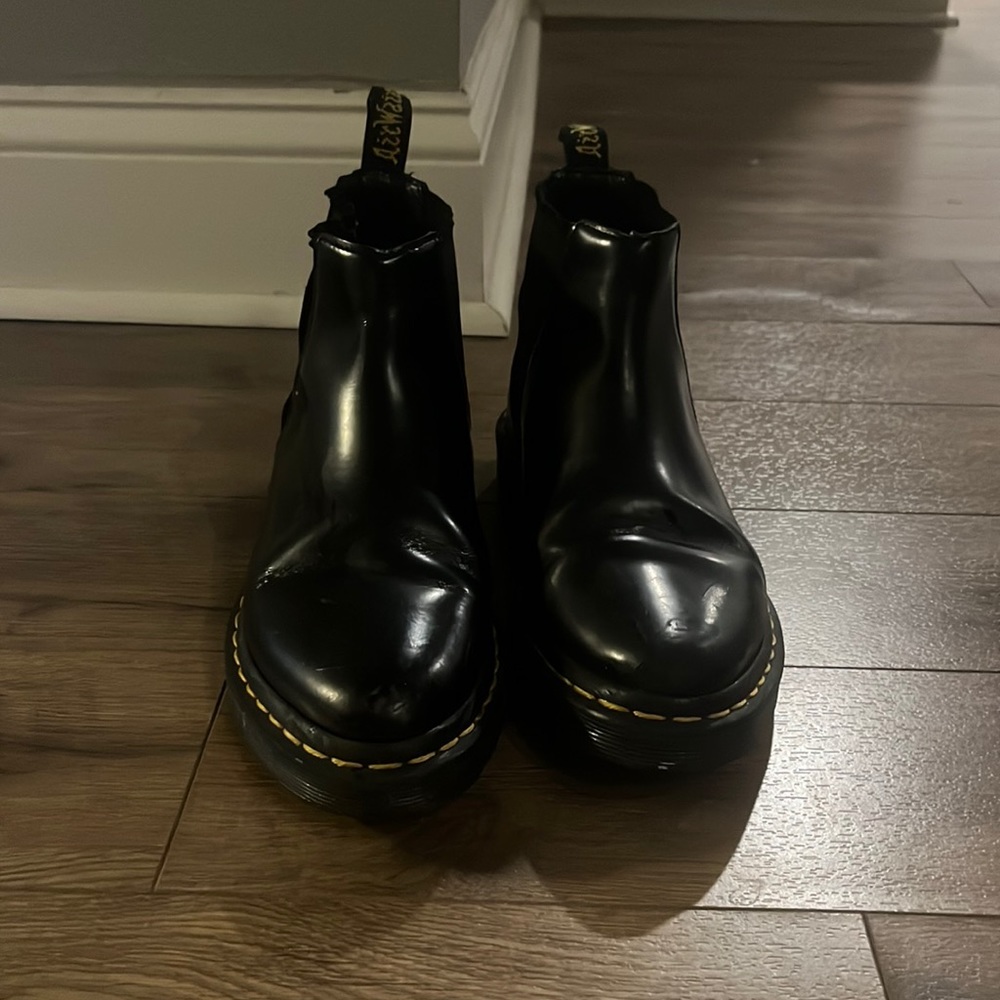 Dr.  Marten Pointed Chelsea Boot